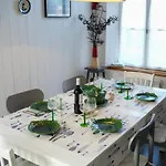 La Aussière, Maison Avec Jardin à 500m De La Pour 4 à 6 Pers Hébergement de vacances *
