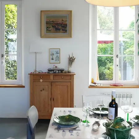 펜션 La Aussiere, Maison Avec Jardin A 500m De La Pour 4 A 6 Pers 카이유쉬르메르